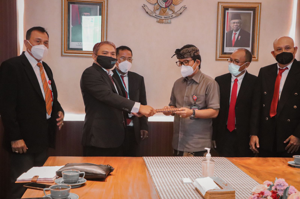 Sekda Wayan Adi Arnawa Terima Audiensi LBH ABI Bali